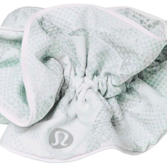 Lululemon Light Locks Scrunchie Jasmine White Multi - Picture 2 of 9